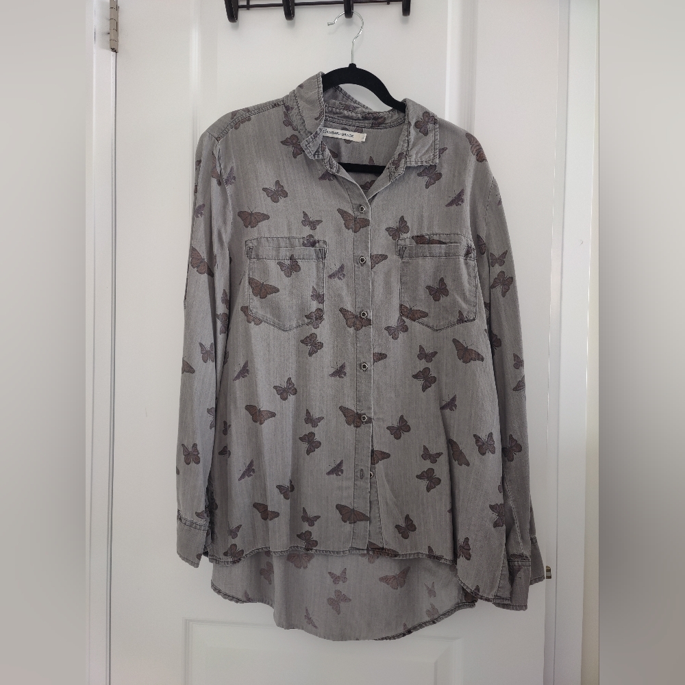 Butterfly design buttoned up shirt